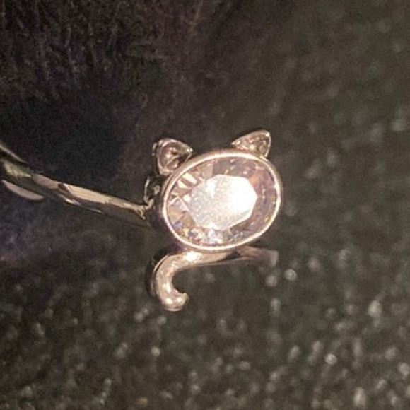 🌟2/$25 🎁 NWT 🐈‍⬛Cat ring from charmed aroma - Picture 10 of 12